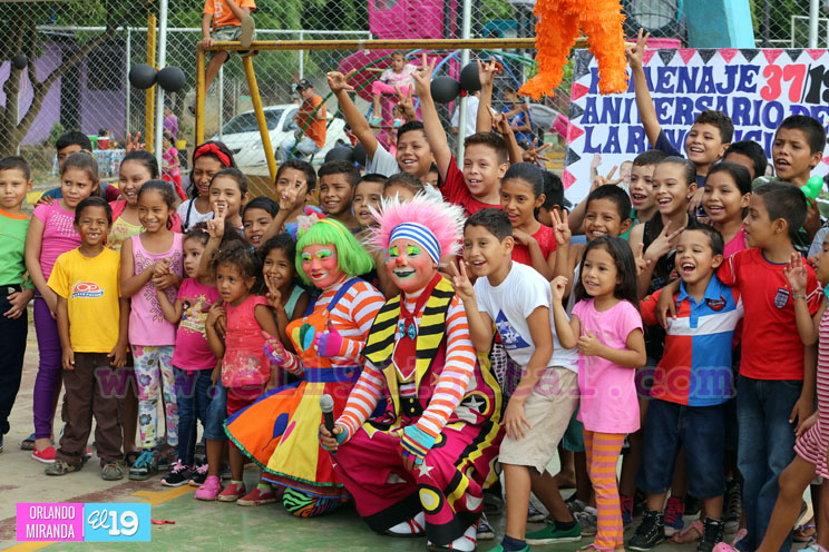 Alegre tardeada cultural en el René Cisneros en celebración al 37 Aniversario