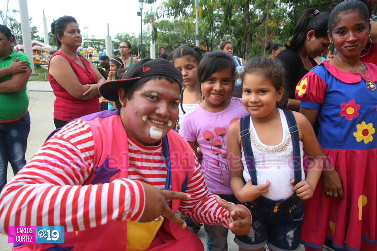 Niñez disfruta celebración previa al Día de la Alegría