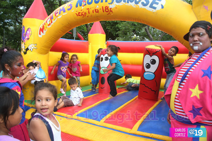 Niñez disfruta celebración previa al Día de la Alegría