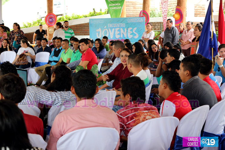 Realizan encuentro de jóvenes emprendedores de la Economía Familiar