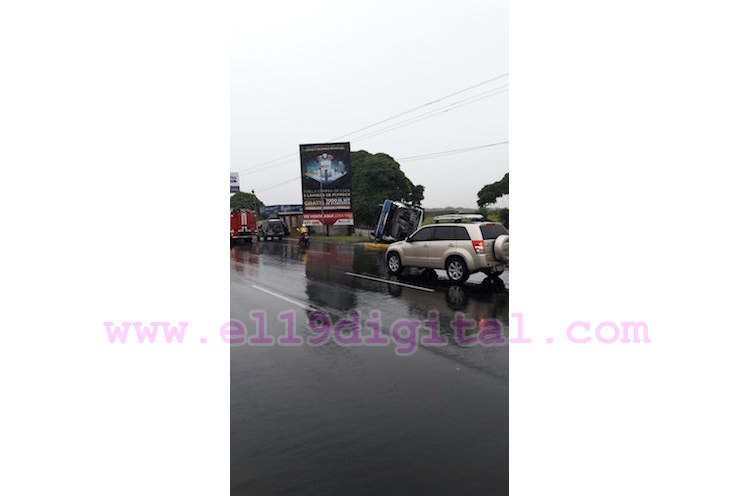 Colisionan ruta Ticuantepe-Managua y camioncito en carretera a Masaya