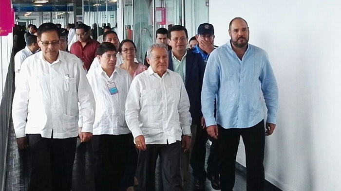  Delegación de El Salvador arriba a Nicaragua para participar en 37 aniversario de la Revolución