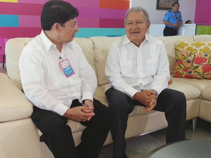  Delegación de El Salvador arriba a Nicaragua para participar en 37 aniversario de la Revolución