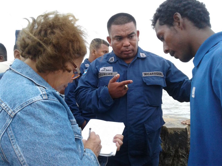 Se reencuentran con sus familias sobrevivientes de naufragio en Caribe Norte 
