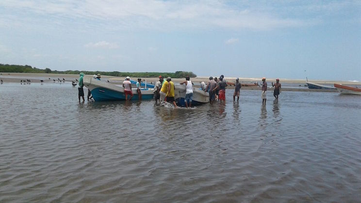 Buscan a tres pescadores perdidos en Las Peñitas