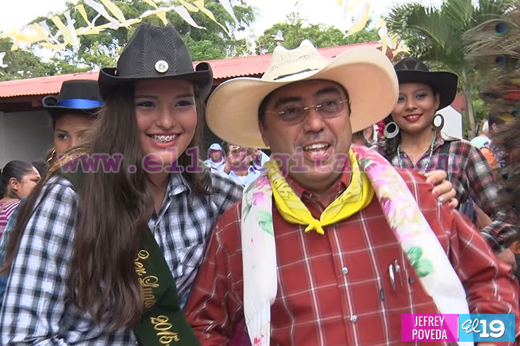 Nombran Mayordoma de las Fiestas de Santo Domingo a la Alcaldesa Daysi Torres