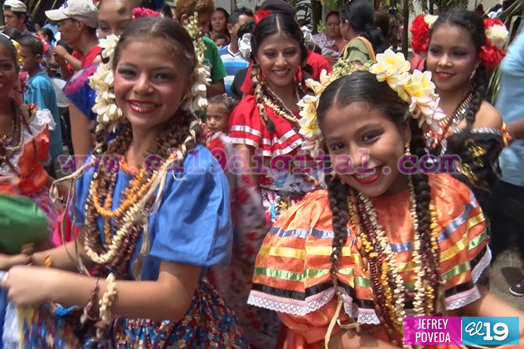 Nombran Mayordoma de las Fiestas de Santo Domingo a la Alcaldesa Daysi Torres
