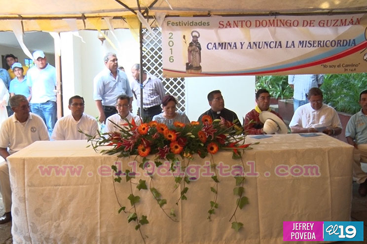 Nombran Mayordoma de las Fiestas de Santo Domingo a la Alcaldesa Daysi Torres