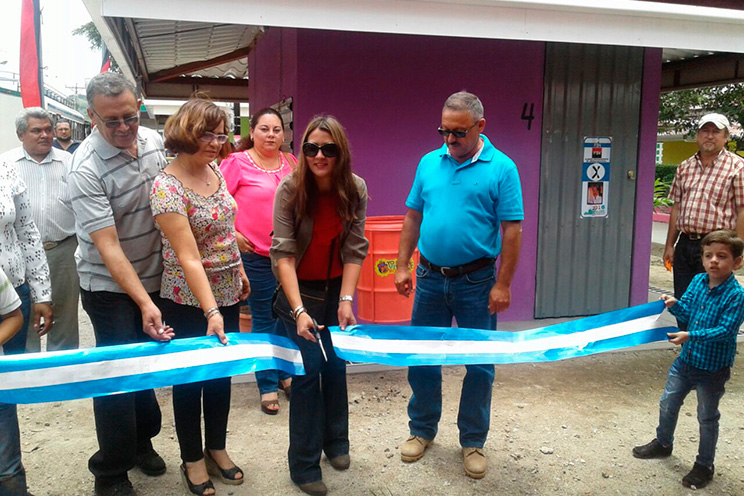 Familias de San Rafael del Norte inauguran remodelación de parque municipal