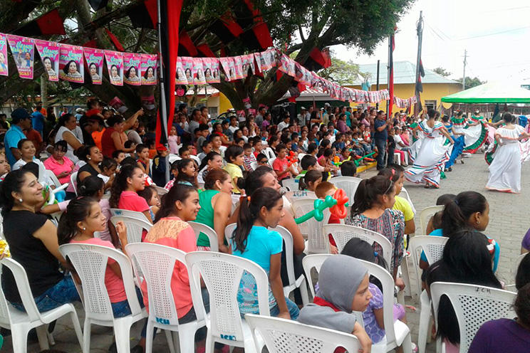 Familias de San Rafael del Norte inauguran remodelación de parque municipal
