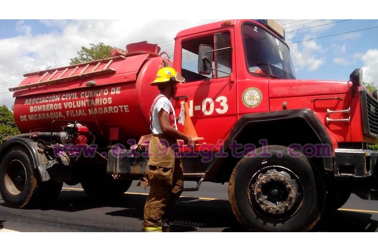 Bomberos logran controlar incendio en un  bus con ruta Managua-Nagarote 