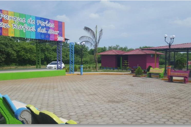 Municipalidades finalizan construcción de parques de ferias locales (Fotos)