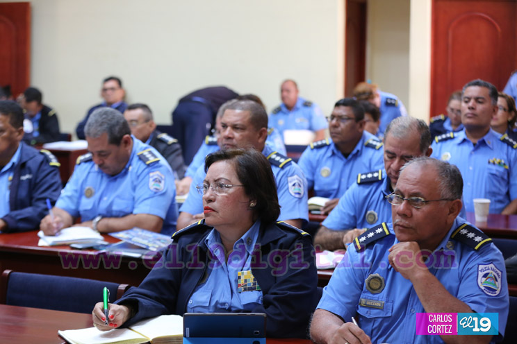 Policía Nacional evalúa y fortalece planes de trabajo para garantizar la seguridad de las familias y comunidades
