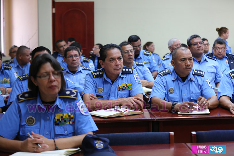Policía Nacional evalúa y fortalece planes de trabajo para garantizar la seguridad de las familias y comunidades
