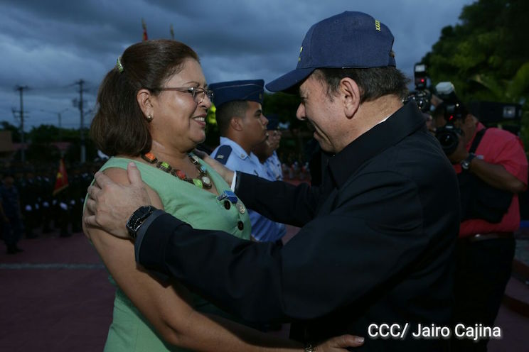 Daniel y Rosario encabezan celebración del 37 Aniversario de la Fuerza Aérea de Nicaragua