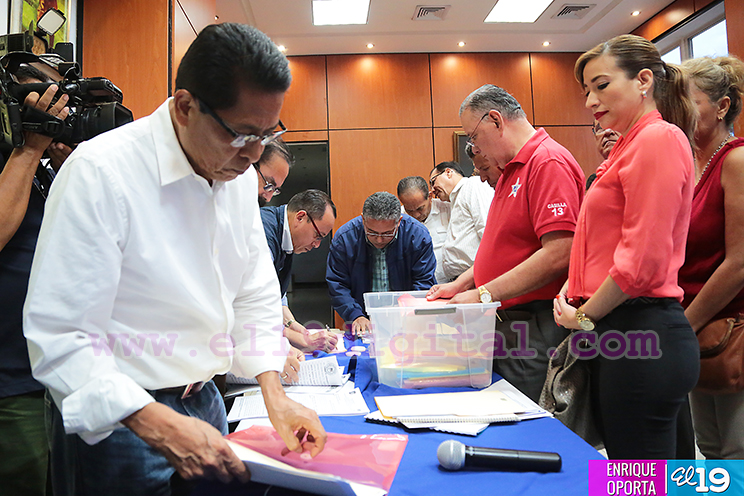 PLI inscribe candidaturas para elecciones de noviembre 