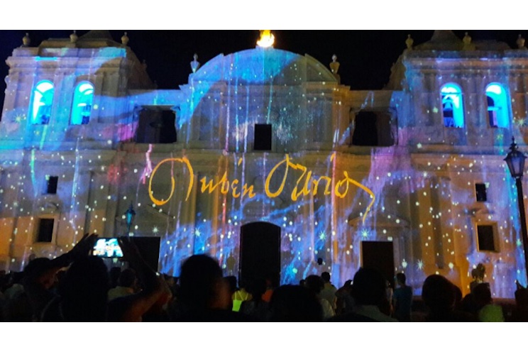 Espectacular arranque del Festival Azul Darío en León