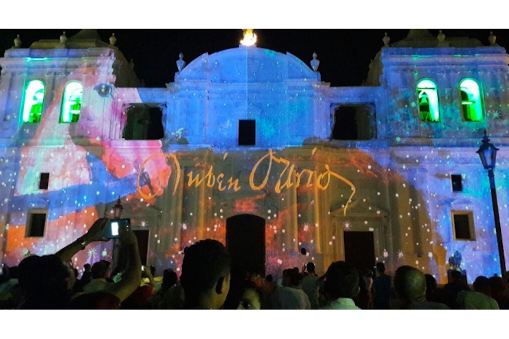Espectacular arranque del Festival Azul Darío en León
