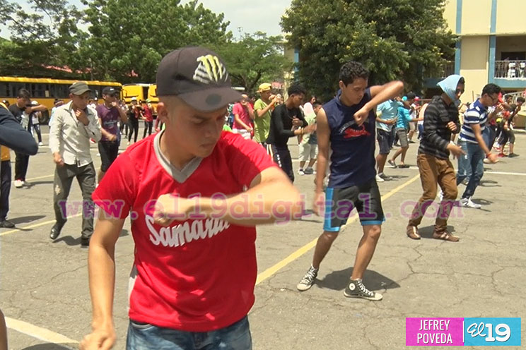 Más de 250 estudiantes de todo el país se preparan para bailar en el Mega Güegüense