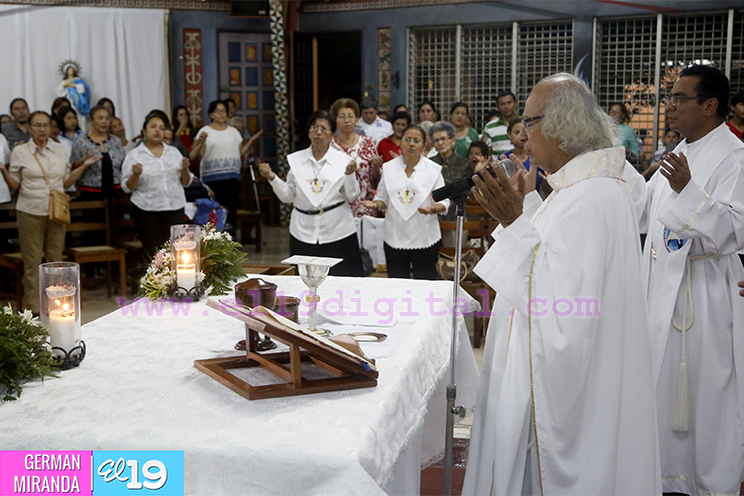 Familias de Managua celebran a María de los Ángeles
