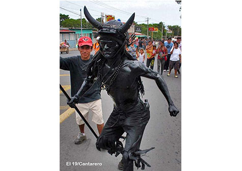 Managuas reviven la tradicional Roza del Camino