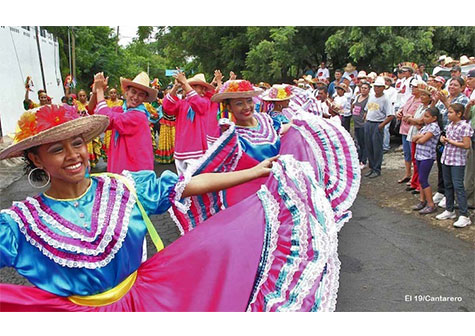 Managuas reviven la tradicional Roza del Camino