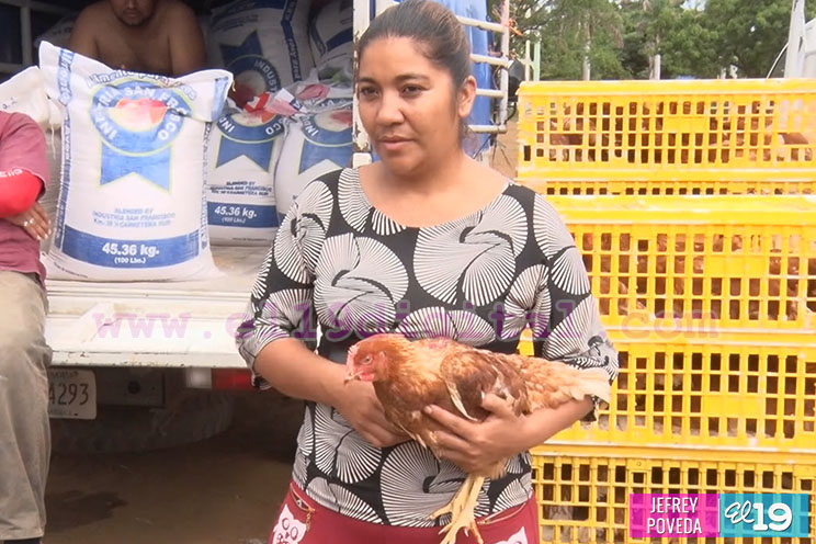 Miles continúan recibiendo el bono productivo en Managua