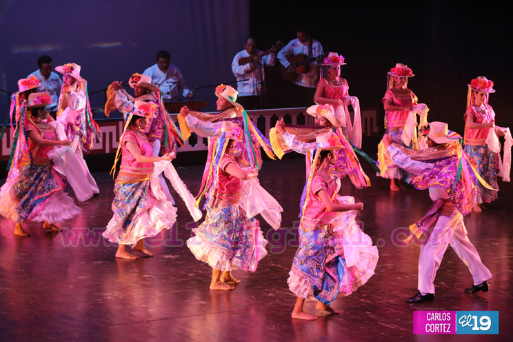 Maestro Ronald Abud saluda las fiestas agostinas con magistral puesta en escena de su ballet