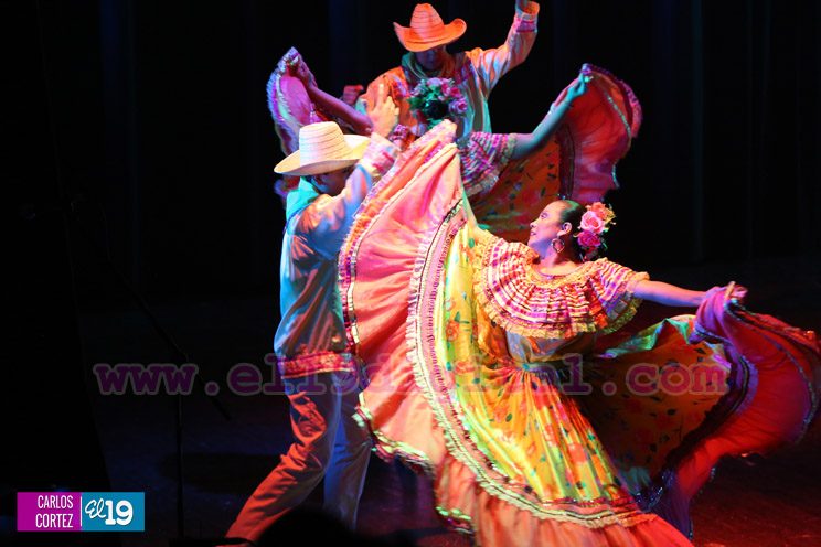 Maestro Ronald Abud saluda las fiestas agostinas con magistral puesta en escena de su ballet