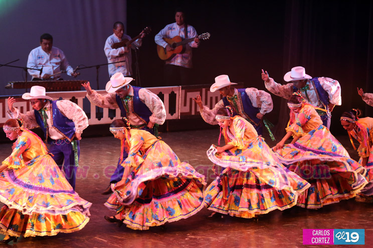 Maestro Ronald Abud saluda las fiestas agostinas con magistral puesta en escena de su ballet