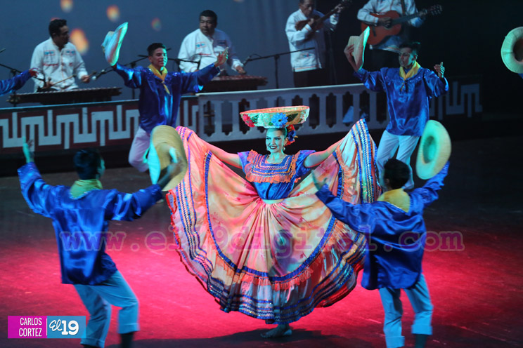 Maestro Ronald Abud saluda las fiestas agostinas con magistral puesta en escena de su ballet