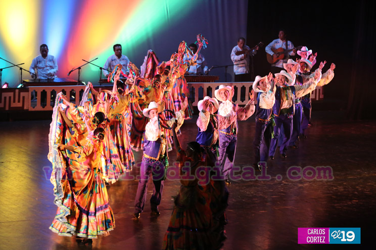 Maestro Ronald Abud saluda las fiestas agostinas con magistral puesta en escena de su ballet