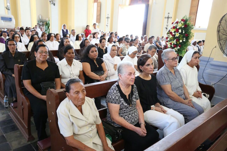 Le dan el último adiós a Monseñor Leovigildo López Fitoria, Obispo Emérito de la Diócesis de Granada