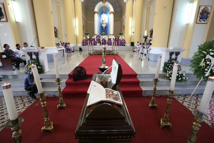 Le dan el último adiós a Monseñor Leovigildo López Fitoria, Obispo Emérito de la Diócesis de Granada