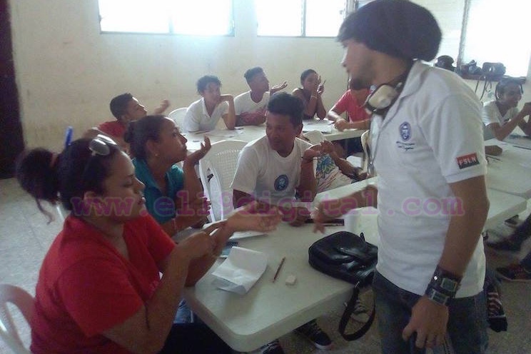 Imparten taller de muralismo y pintura a jóvenes de León