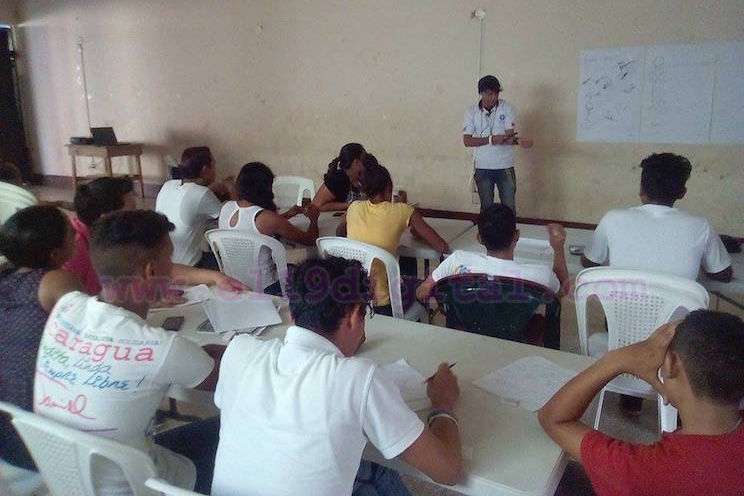 Imparten taller de muralismo y pintura a jóvenes de León