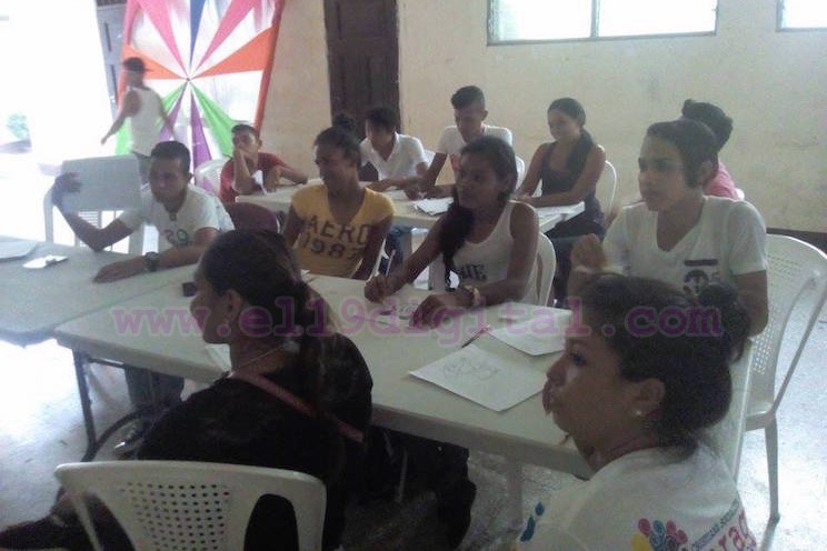 Imparten taller de muralismo y pintura a jóvenes de León