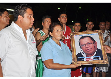 Liga de baloncesto dedica homenaje a Jerónimo Oporta