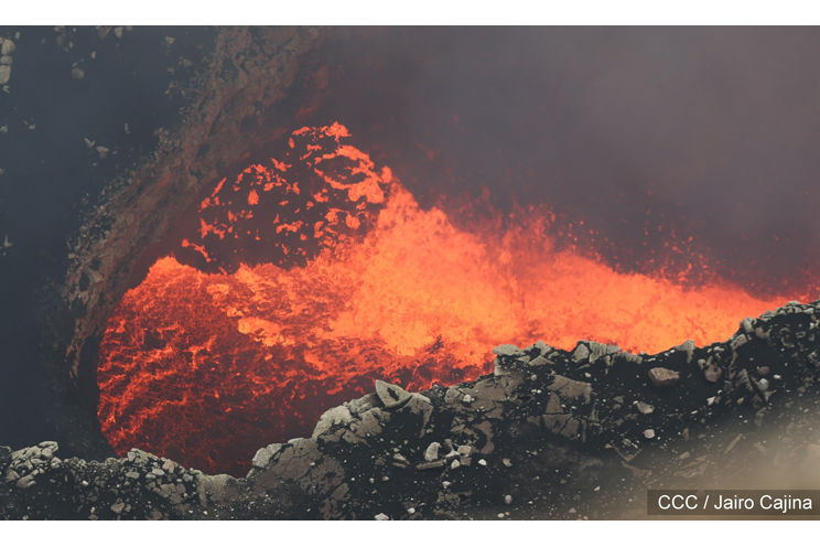 Sam Cossman comparte vídeo de su descenso al Lago de Lava del Volcán Masaya