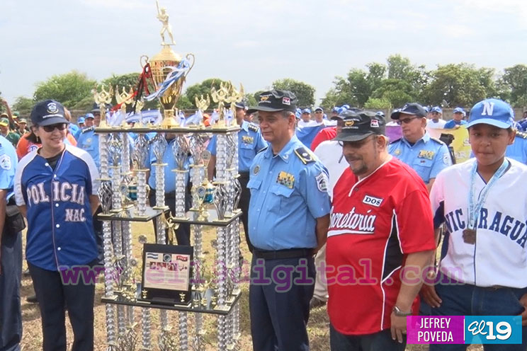 Policía Nacional inaugura XII Campeonato Nacional de Softball
