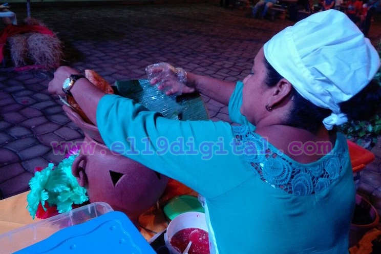 Familias disfrutan las Comiditas Buenas, Bonitas y Baratas en el Parque de Ferias
