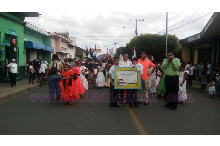 Masaya se llena de Azul y Blanco en inicio de desfile patrio
