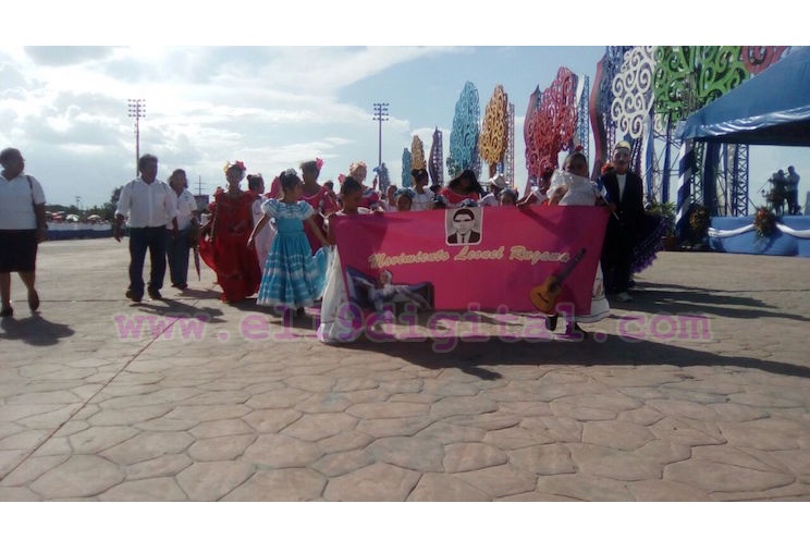 Paseo de los Estudiantes da por inaugurado Desfiles Patrios