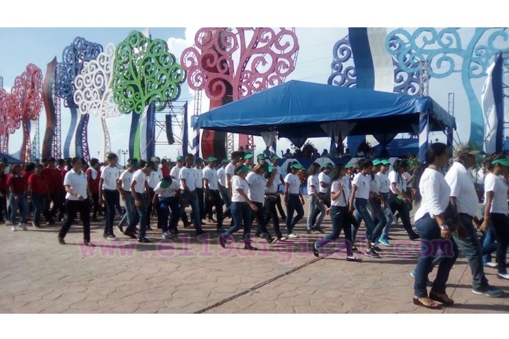 Paseo de los Estudiantes da por inaugurado Desfiles Patrios