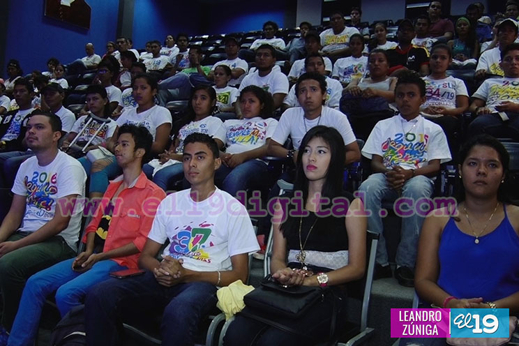 Jóvenes participan de encuentro sobre los aportes del comandante Fidel a la educación