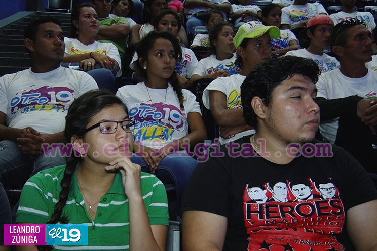 Jóvenes participan de encuentro sobre los aportes del comandante Fidel a la educación