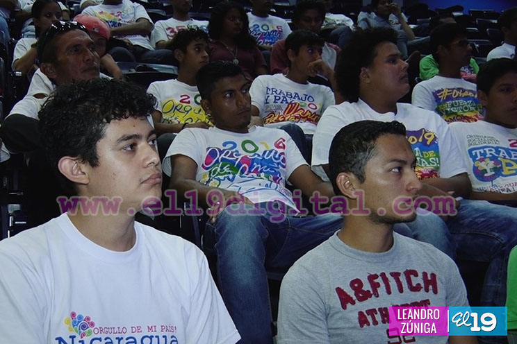 Jóvenes participan de encuentro sobre los aportes del comandante Fidel a la educación