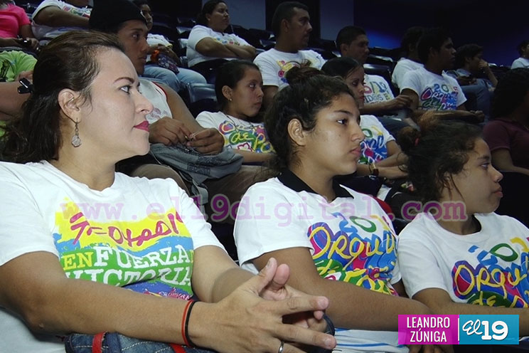 Jóvenes participan de encuentro sobre los aportes del comandante Fidel a la educación