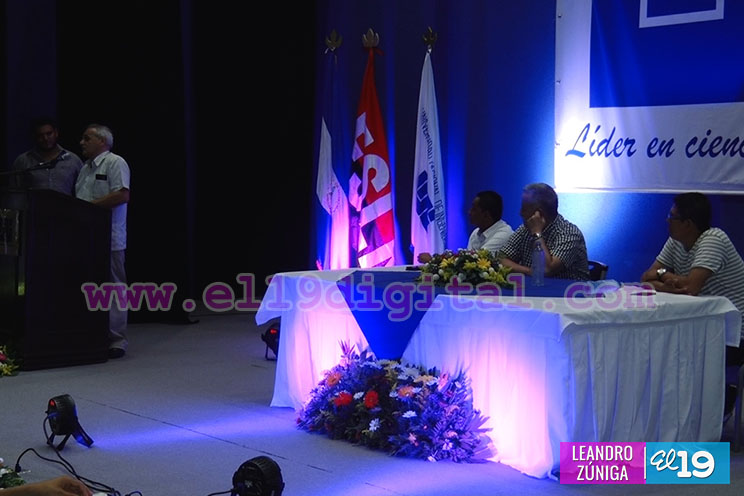 Jóvenes participan de encuentro sobre los aportes del comandante Fidel a la educación
