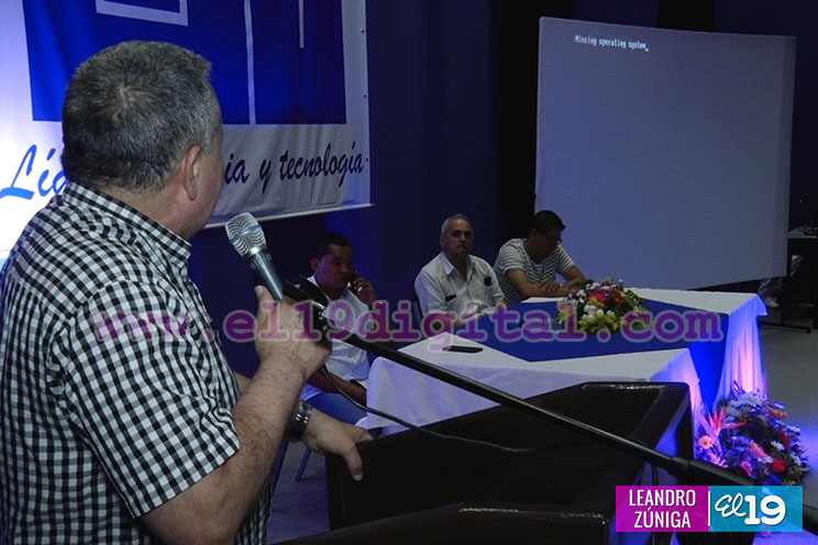 Jóvenes participan de encuentro sobre los aportes del comandante Fidel a la educación